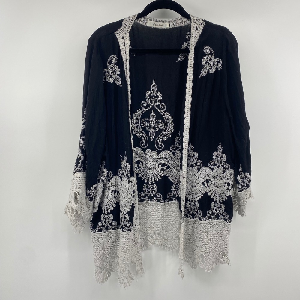 Solitaire Kimono Cardigan Womens Size M Black White Embroidered Crochet Lace